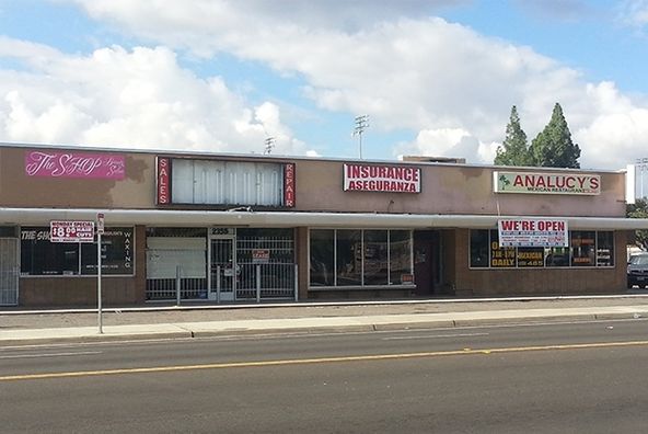 Retail Space Available on SWC of Clinton/Cedar in Fresno, CA: 4122 E Clinton Avenue, Fresno, CA 93703
